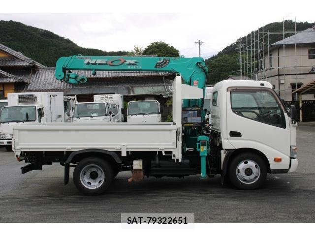 Hino DUTRO 2011-11 8814359-6