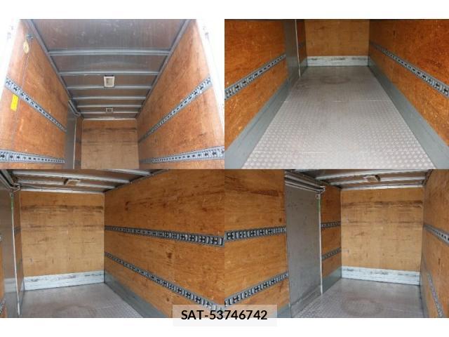 Hino DUTRO 2019-04 8814361-13