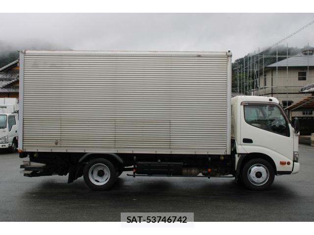 Hino DUTRO 2019-04 8814361-4