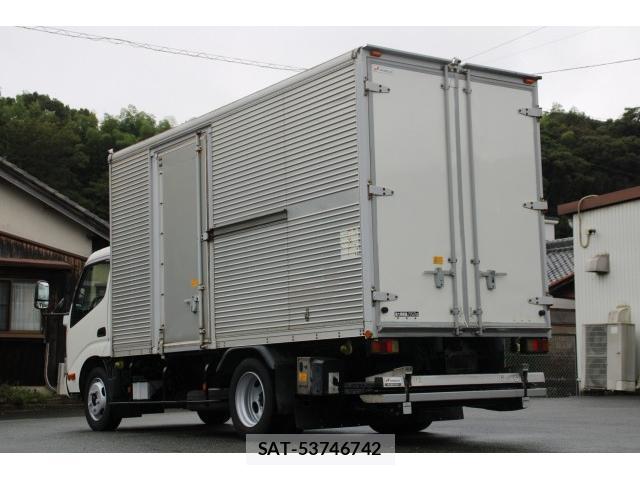 Hino DUTRO 2019-04 8814361-5