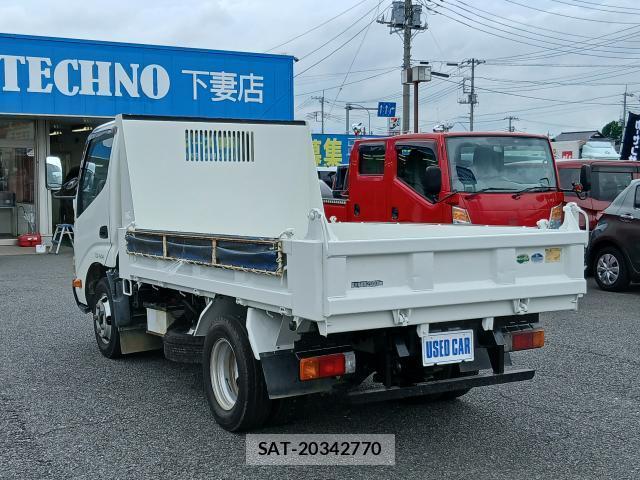 Hino DUTRO 2010-07 8814916-13