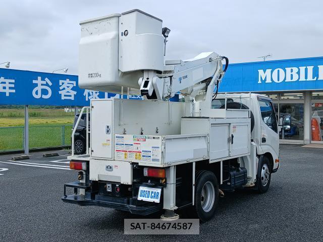 Hino DUTRO 2018-06 8814920-1