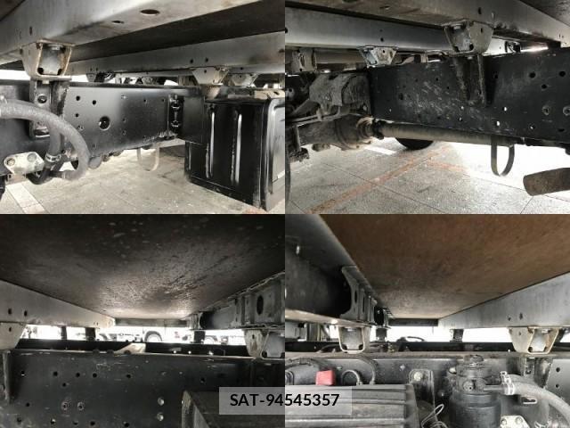 Hino DUTRO 2019-05 8815270-12