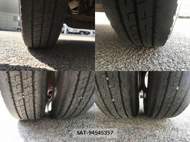 Hino DUTRO 2019-05 8815270-19