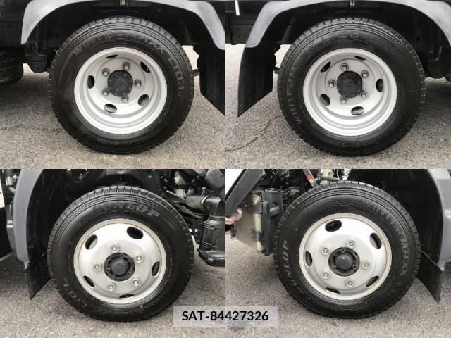 Hino DUTRO 2020-08 8815277-12
