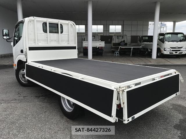 Hino DUTRO 2020-08 8815277-5