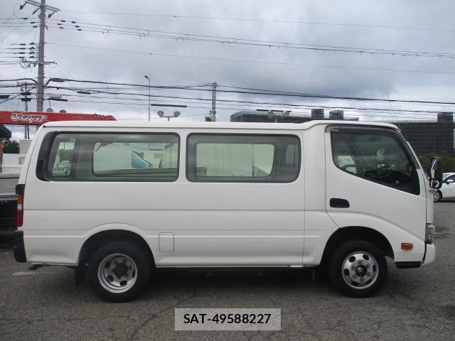 Toyota DYNA ROUTE VAN 2021-09 8812131-1