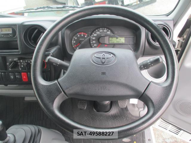 Toyota DYNA ROUTE VAN 2021-09 8812131-17
