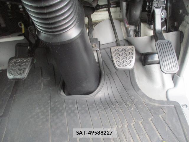 Toyota DYNA ROUTE VAN 2021-09 8812131-18