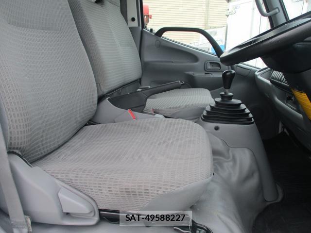 Toyota DYNA ROUTE VAN 2021-09 8812131-19