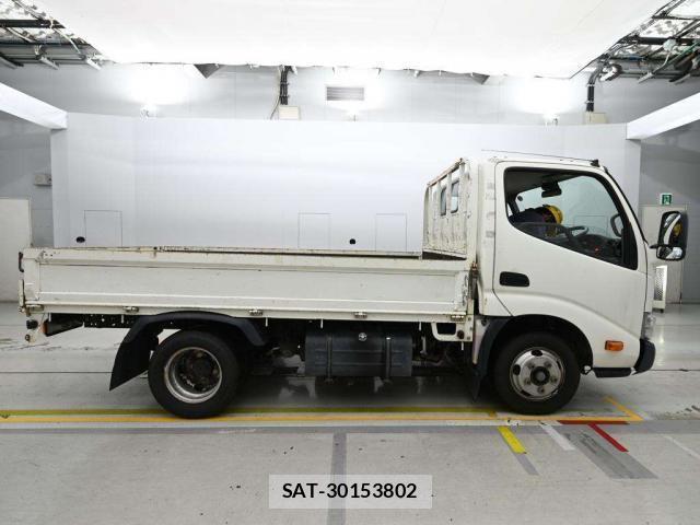 Toyota DYNA TRUCK 2017-08 8816305-10