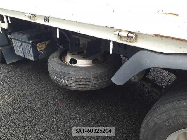 Toyota DYNA TRUCK 2017-08 8816306-7