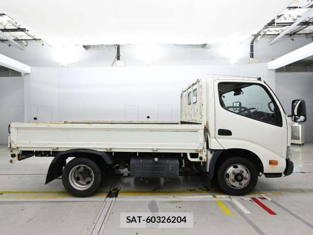 Toyota DYNA TRUCK 2017-08 8816306-9