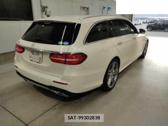 Mercedes Benz E-CLASS 2017-04 8816198-1
