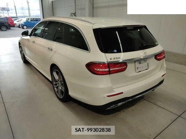 Mercedes Benz E-CLASS 2017-04 8816198-3