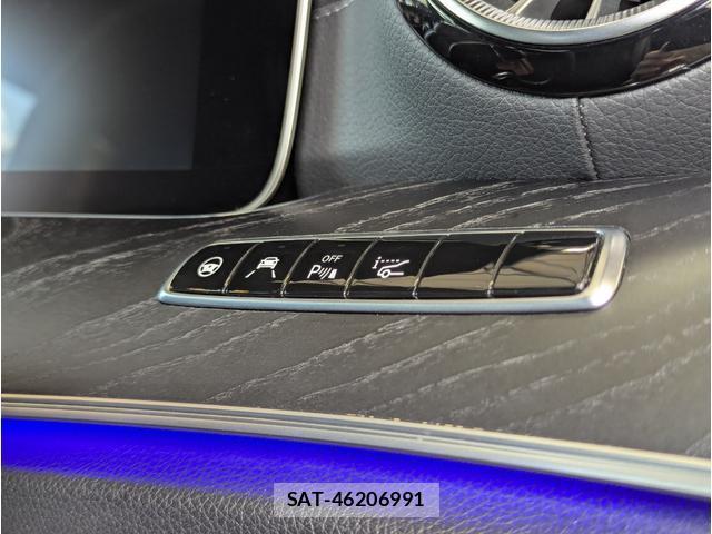 Mercedes Benz E-CLASS 2017-07 8812453-6