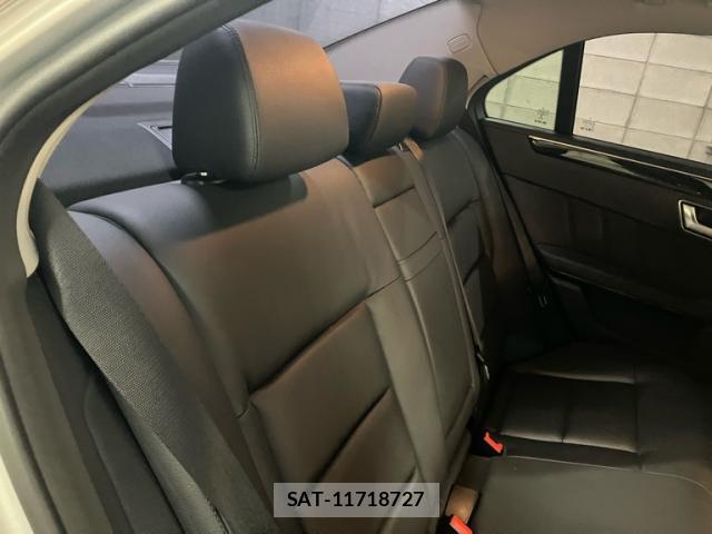 Mercedes Benz E-CLASS 2011-11 8812991-10
