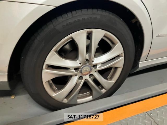Mercedes Benz E-CLASS 2011-11 8812991-3