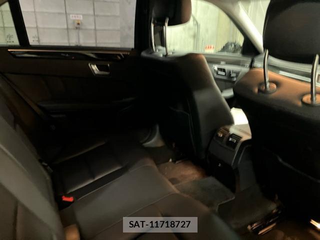 Mercedes Benz E-CLASS 2011-11 8812991-8