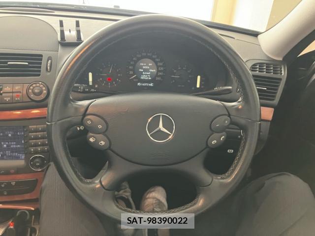 Mercedes Benz E-CLASS 2008-06 8813862-8