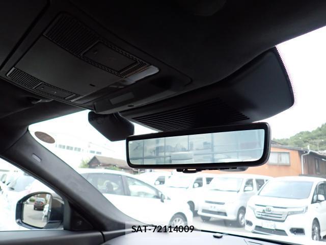Jaguar E-PACE 2021-09 8812517-16