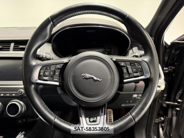 Jaguar E-PACE 2021-02 8812742-6