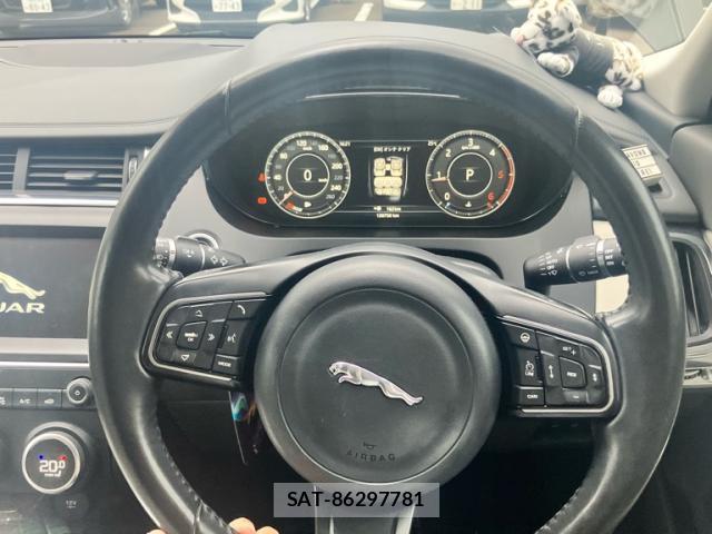 Jaguar E-PACE 2018-05 8813326-15