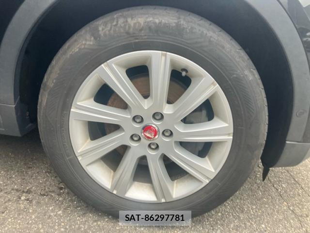Jaguar E-PACE 2018-05 8813326-3