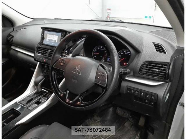 Mitsubishi ECLIPSE CROSS 2021-06 8816878-2