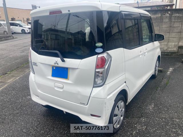 Mitsubishi EK SPORT 2017-06 8812212-13