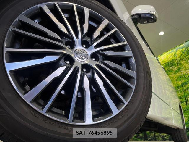 Nissan ELGRAND 2014-07 8812763-12
