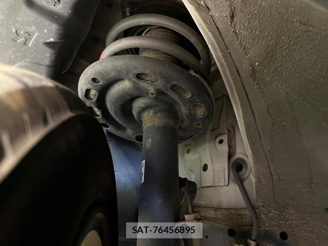 Nissan ELGRAND 2014-07 8812763-19