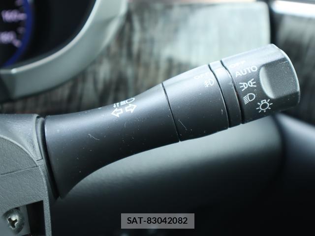 Nissan ELGRAND 2014-07 8812977-16
