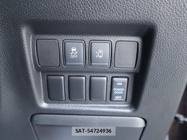 Nissan ELGRAND 2015-12 8812978-10