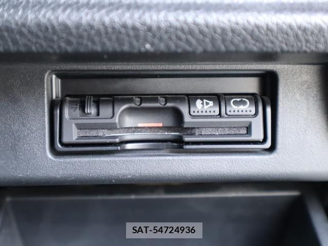 Nissan ELGRAND 2015-12 8812978-11
