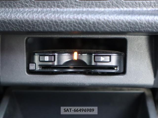 Nissan ELGRAND 2015-10 8812979-10