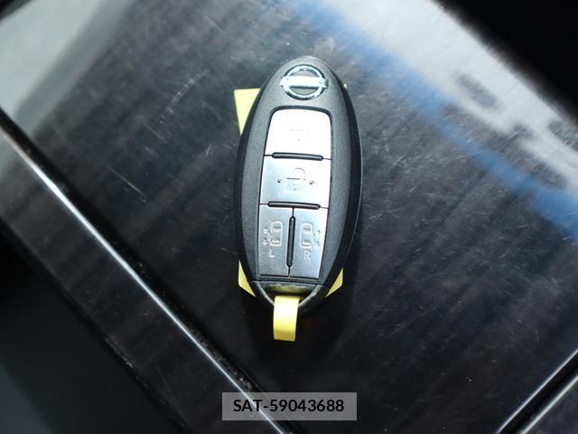 Nissan ELGRAND 2014-03 8812980-10