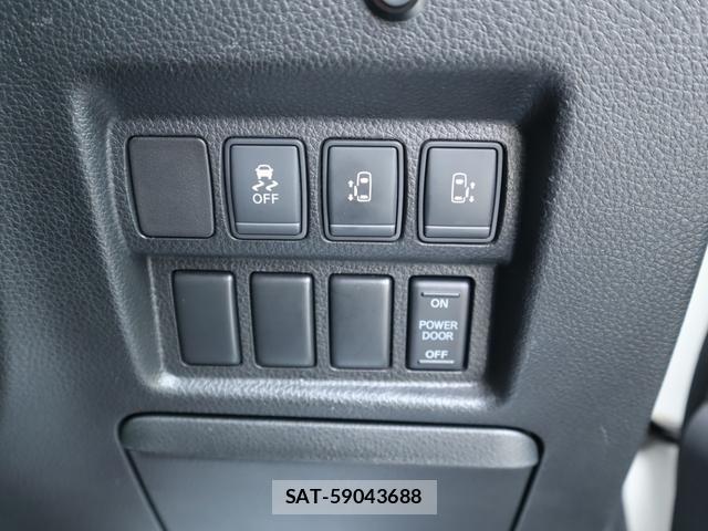 Nissan ELGRAND 2014-03 8812980-11