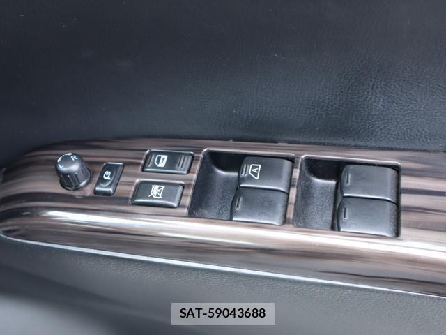 Nissan ELGRAND 2014-03 8812980-14