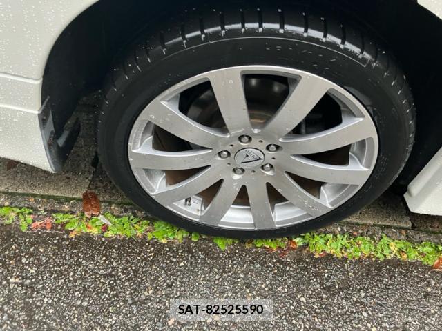 Nissan ELGRAND 2010-09 8813291-4