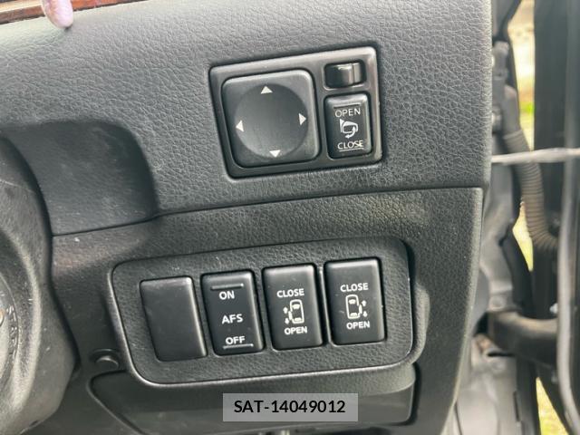 Nissan ELGRAND 2008-10 8814178-11