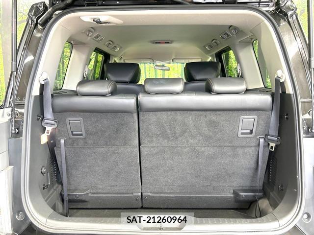 Nissan ELGRAND 2016-03 8814292-10