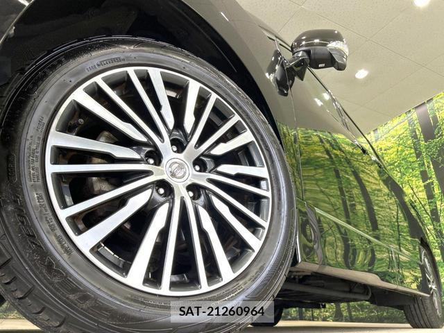 Nissan ELGRAND 2016-03 8814292-13
