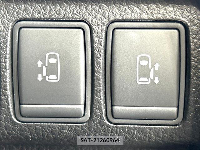 Nissan ELGRAND 2016-03 8814292-3