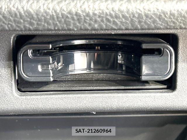 Nissan ELGRAND 2016-03 8814292-5