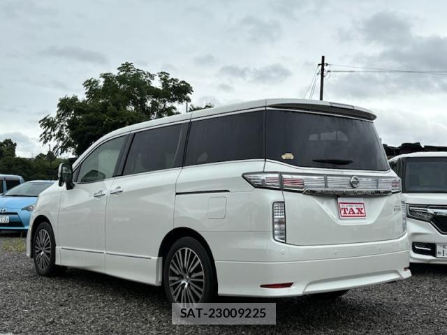 Nissan ELGRAND 2019-09 8814481-14