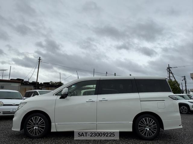 Nissan ELGRAND 2019-09 8814481-15