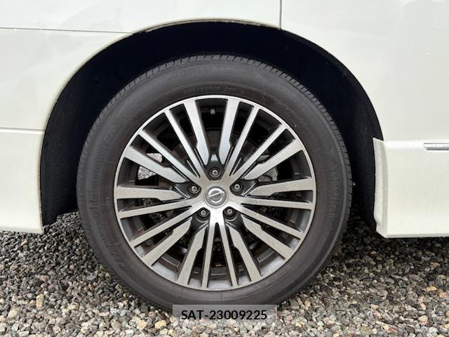 Nissan ELGRAND 2019-09 8814481-16