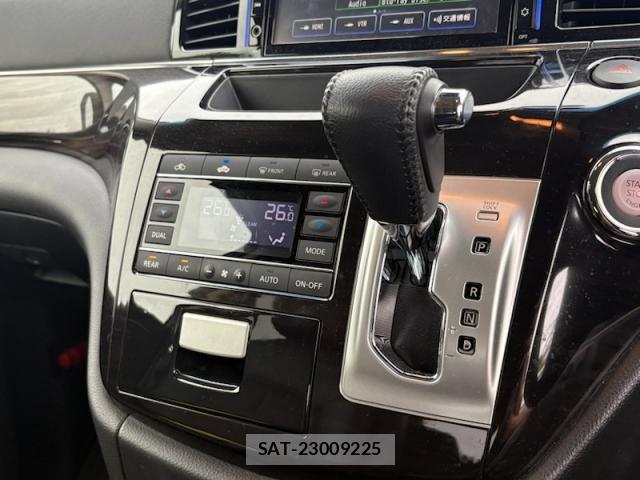 Nissan ELGRAND 2019-09 8814481-19