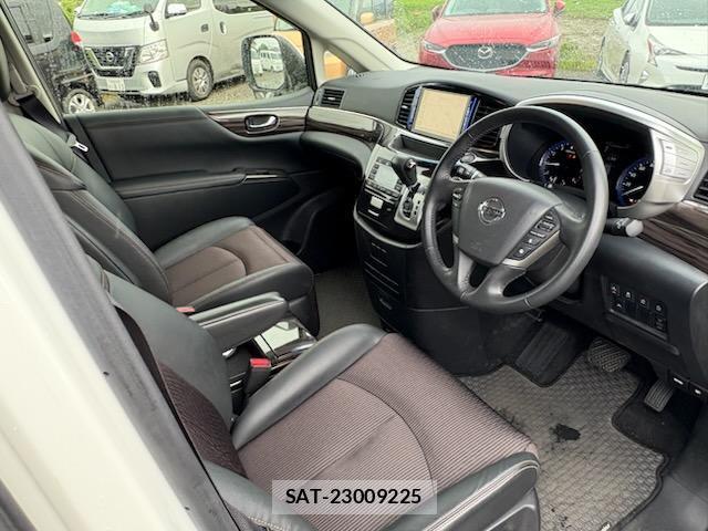 Nissan ELGRAND 2019-09 8814481-2